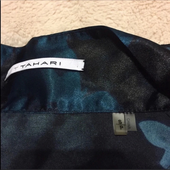 T Tahari Sleeveless Ruffle Neckline Blouse Size S - Picture 5 of 8